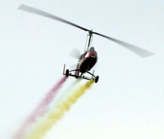 Gyrocopter with smoke